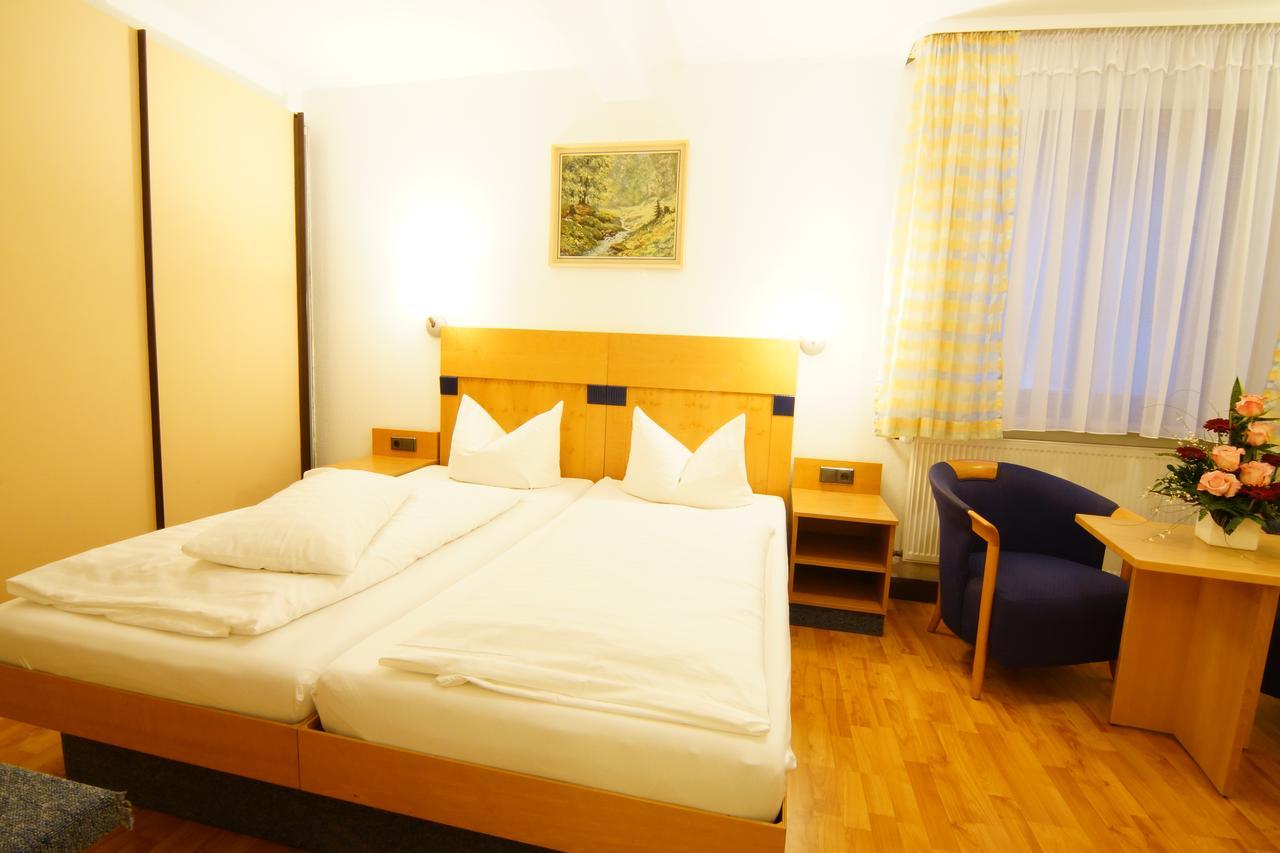 Hotel Spitzenpfeil Michelau in Oberfranken Eksteriør billede