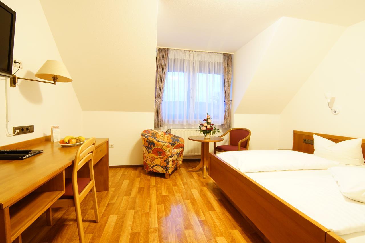 Hotel Spitzenpfeil Michelau in Oberfranken Eksteriør billede